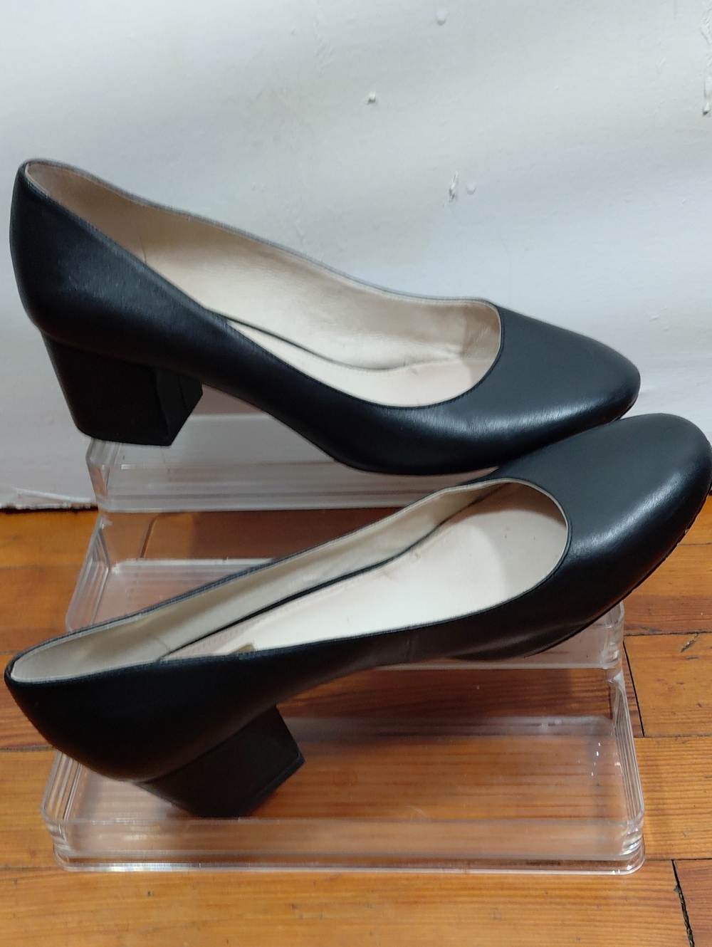 Louise et Cie Black Low Block Heel Professional Leather Pumps Size 12M/42